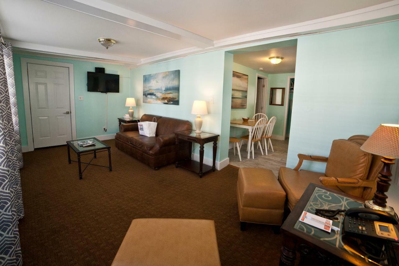 Georgianne & Check In 212 Butler Ave Inn Tybee Island
