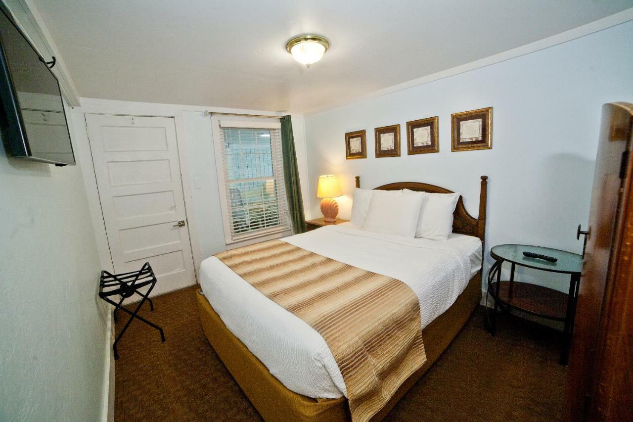 Inn Georgianne & Check In 212 Butler Ave Tybee Island
