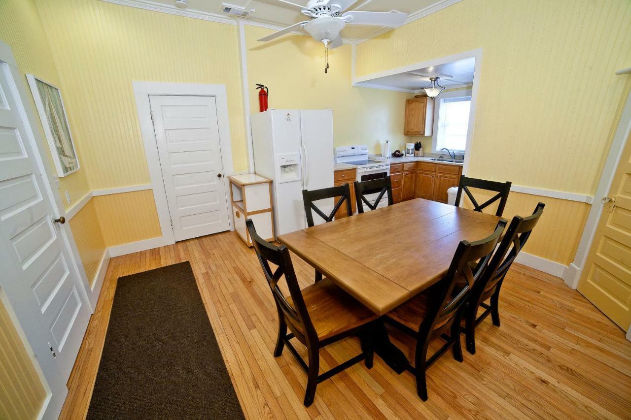 Inn Georgianne & Check In 212 Butler Ave