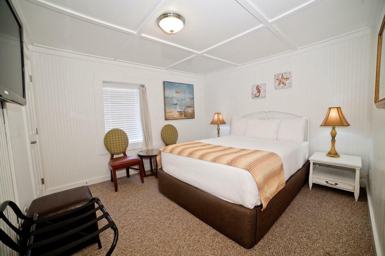 Inn Georgianne & Check In 212 Butler Ave 3*